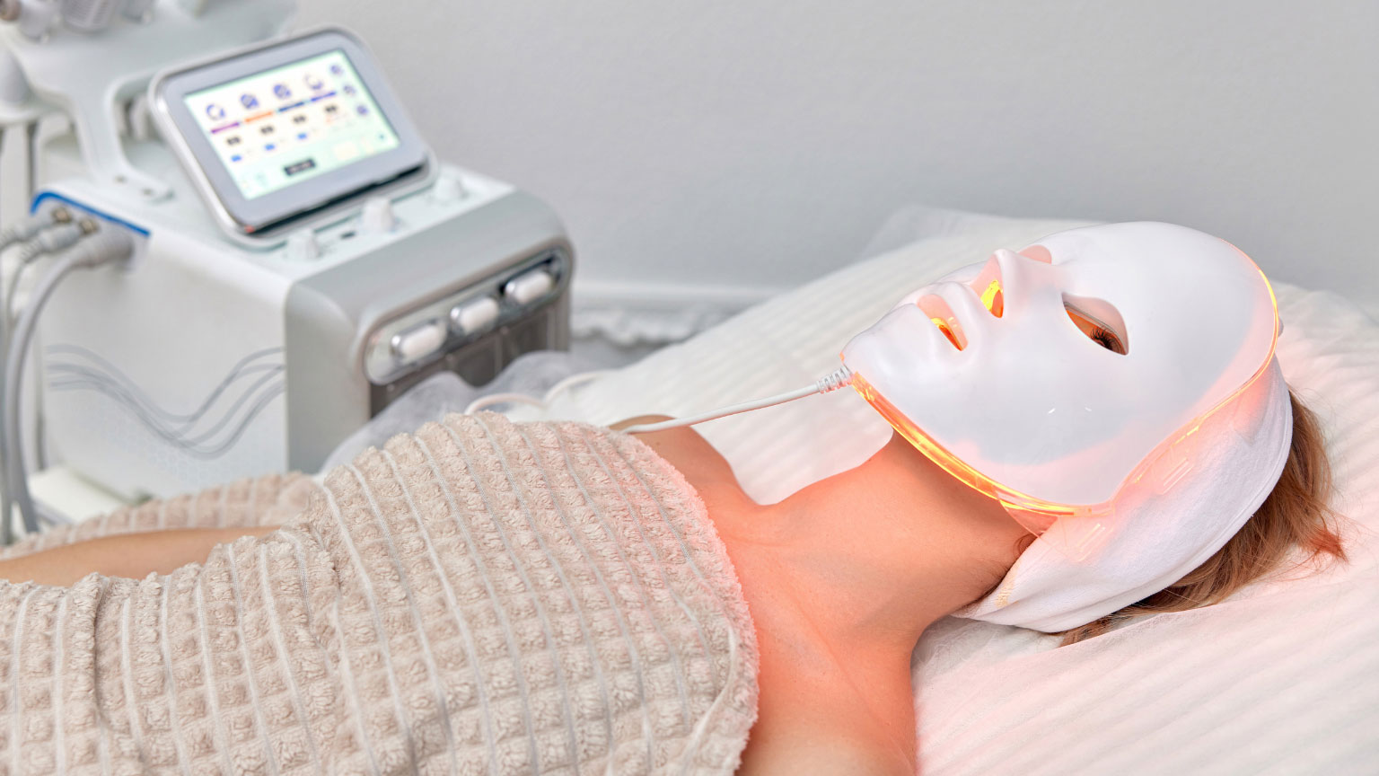 Iphoton led mask na Zahra