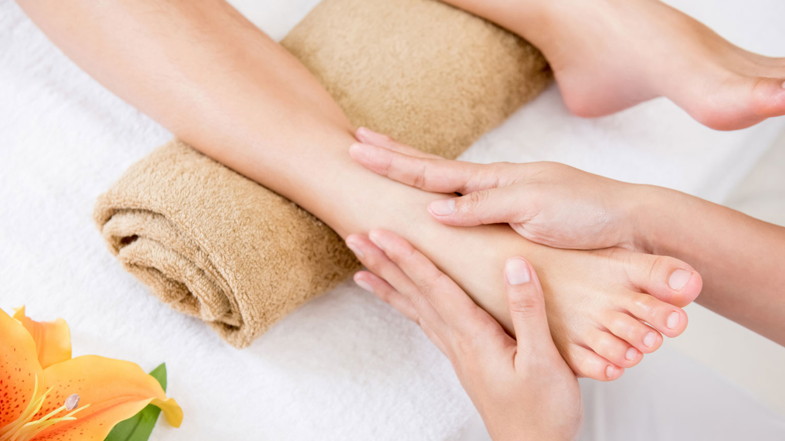 Conheça os benefícios da reflexologia dos pés