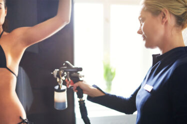 Faça seu bronzeamento a jato na Zahra