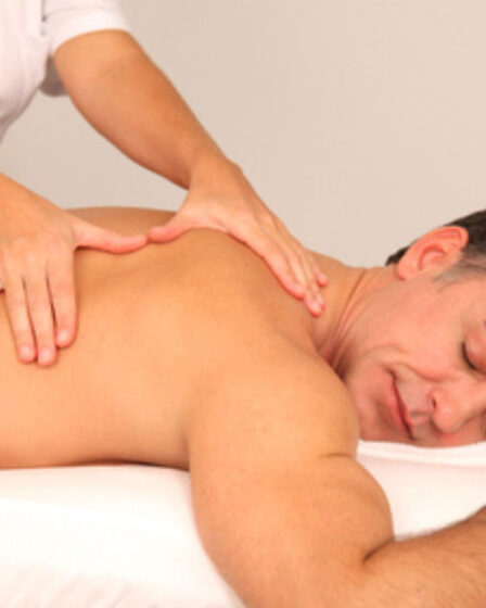 Massagem ayurvedica na Zahra