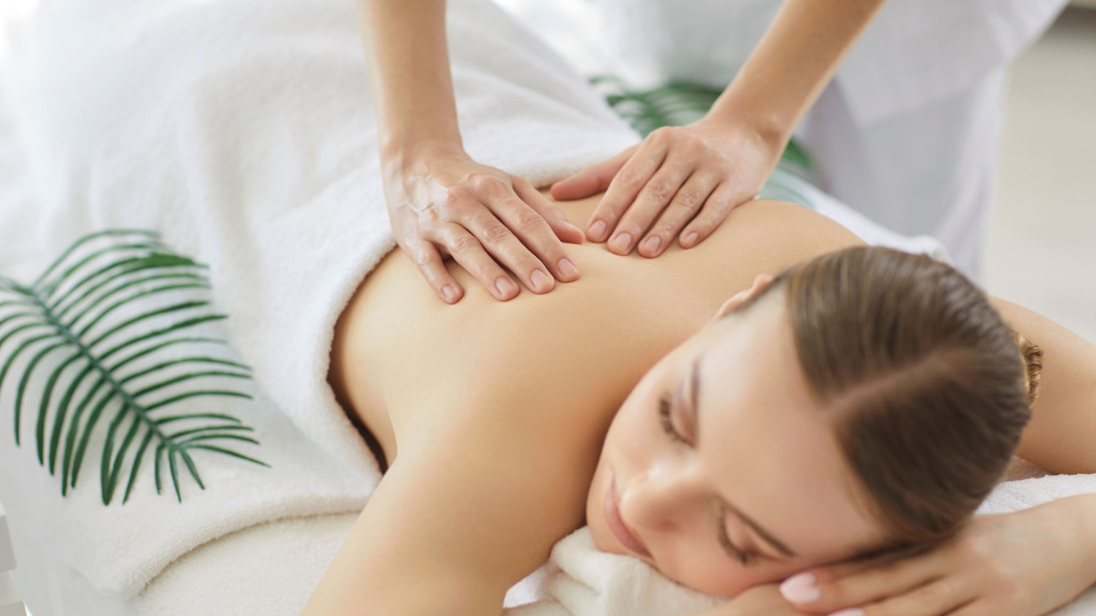 Massagem relaxante: o cuidado que seu corpo pede e sua mente agradece