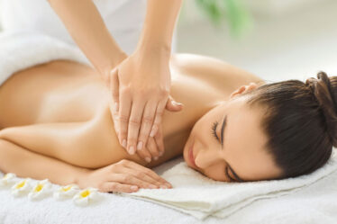 10 benefícios da massagem relaxante: descubra como cuidar do corpo e da mente pode transformar sua rotina