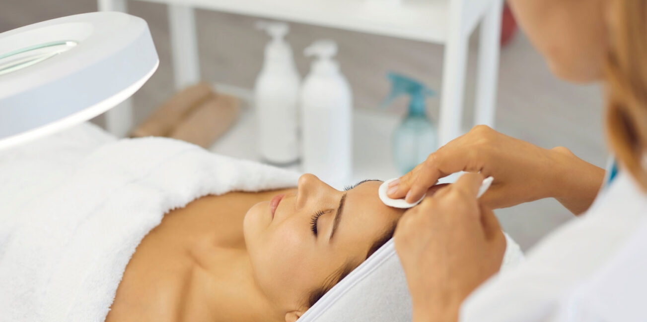 Pele ressecada no outono: como manter hidratação e viço na mudança de clima