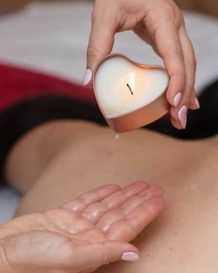 Candle massage: o ritual que une relaxamento profundo e cuidado com a pele