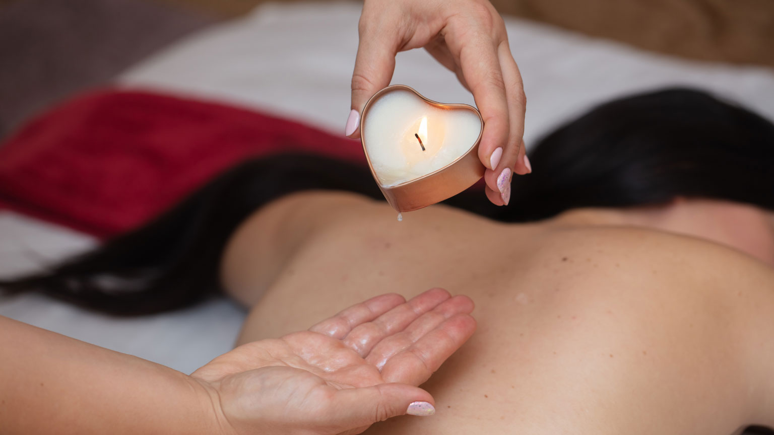Candle massage: o ritual que une relaxamento profundo e cuidado com a pele