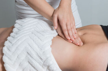 Drenagem ou massagem modeladora: entenda qual é ideal para você