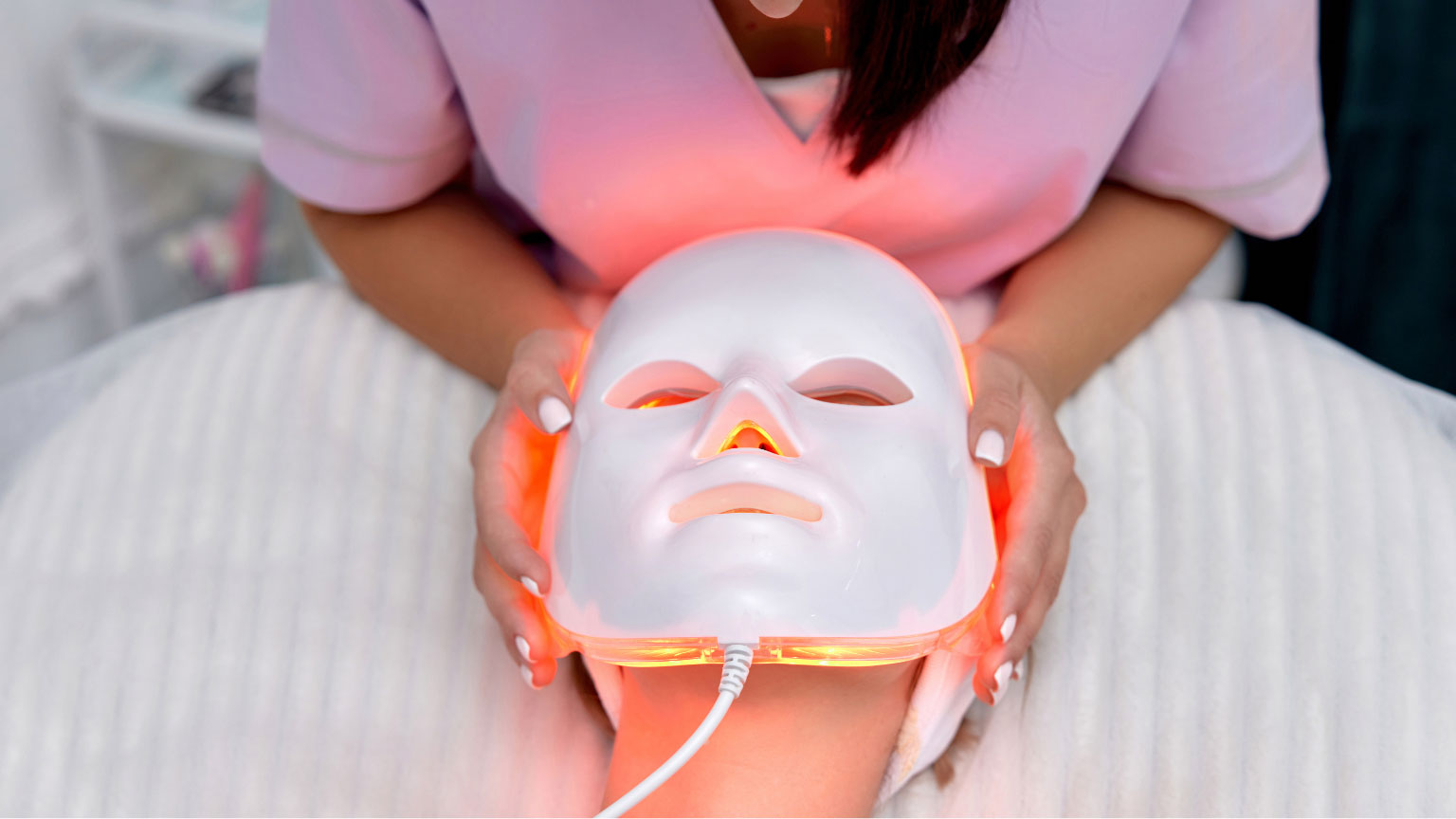 Iphoton Led Mask: solução prática para pele mais saudável